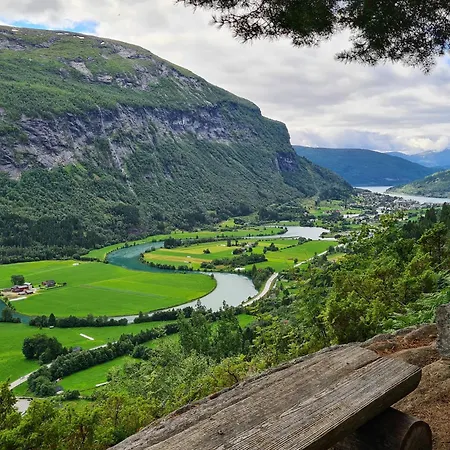 Villa Romslig Hus I Stryn